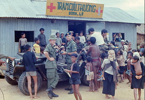 MeC.jpg (44311 bytes)